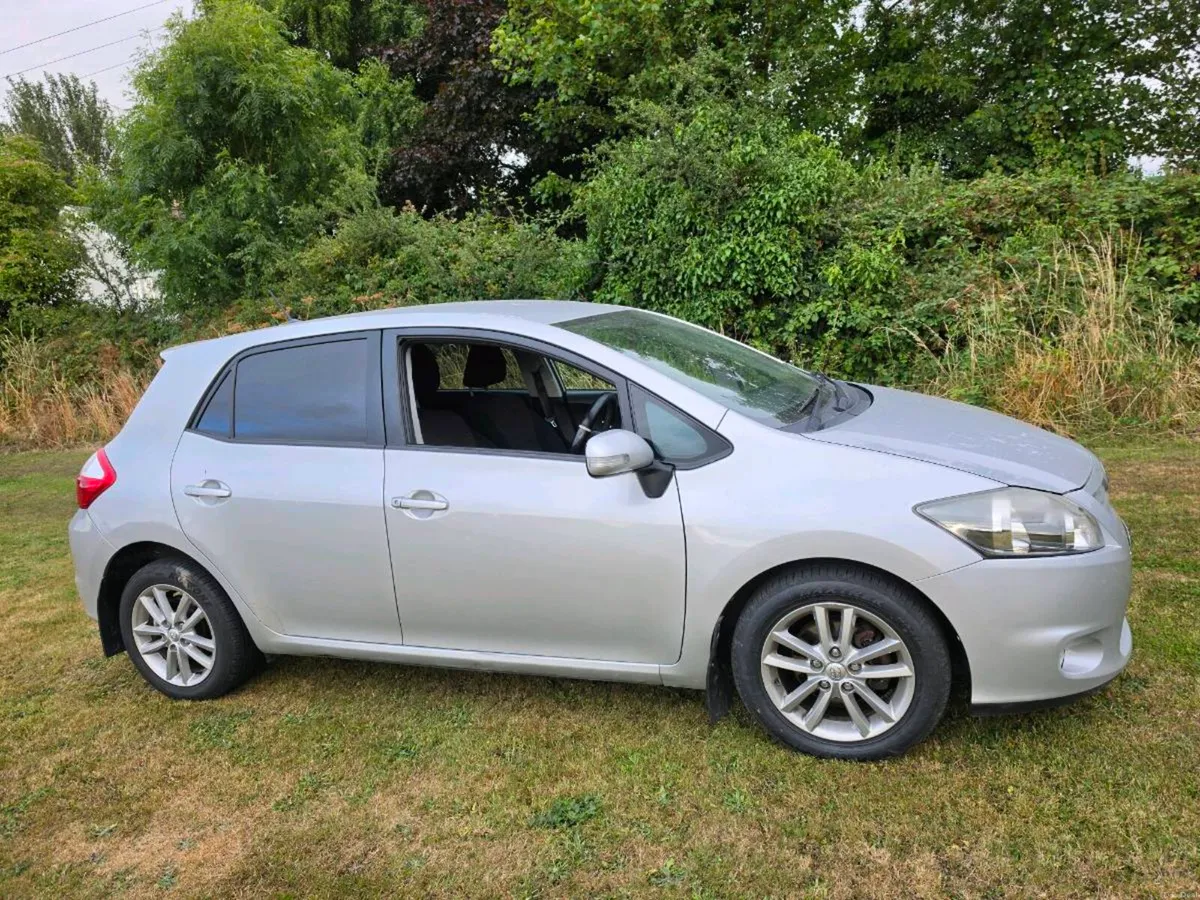 TOYOTA AURIS 1.4 D4D DIESEL 2011 [NCT'D 6/27] - Image 3