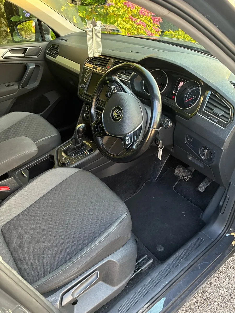 2017 Volkswagen Tiguan 2.0 TDi 150 SE 4Motion DSG - Image 6