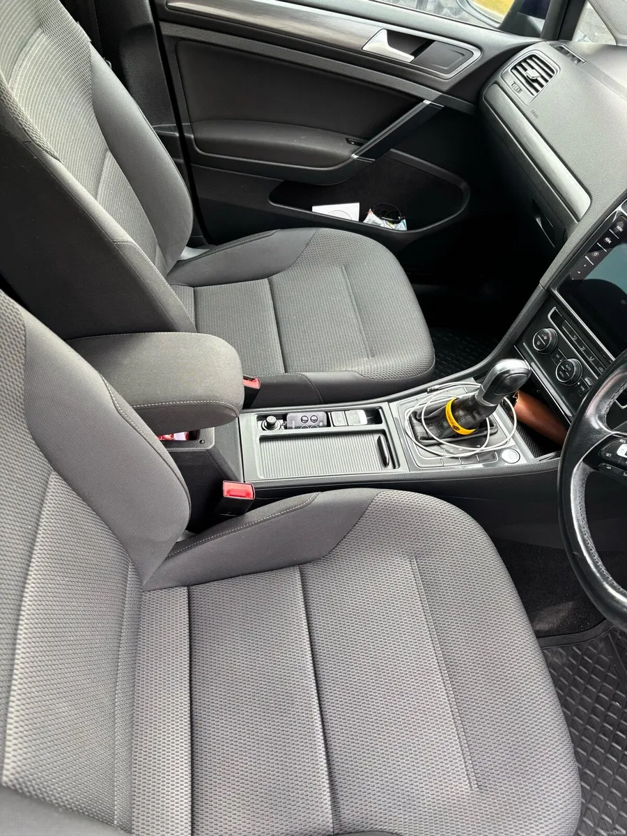 VW Golf - Image 2