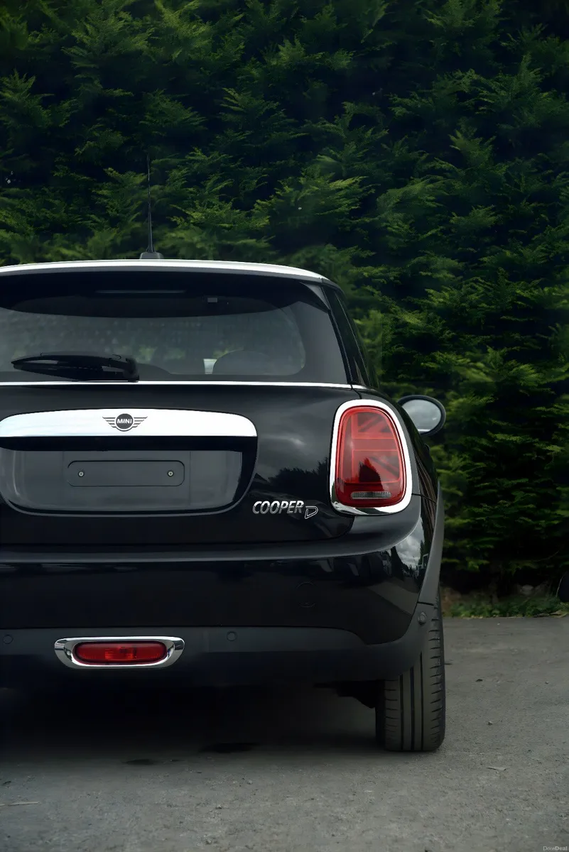 MINI Cooper D 1.5 2021 - Image 6