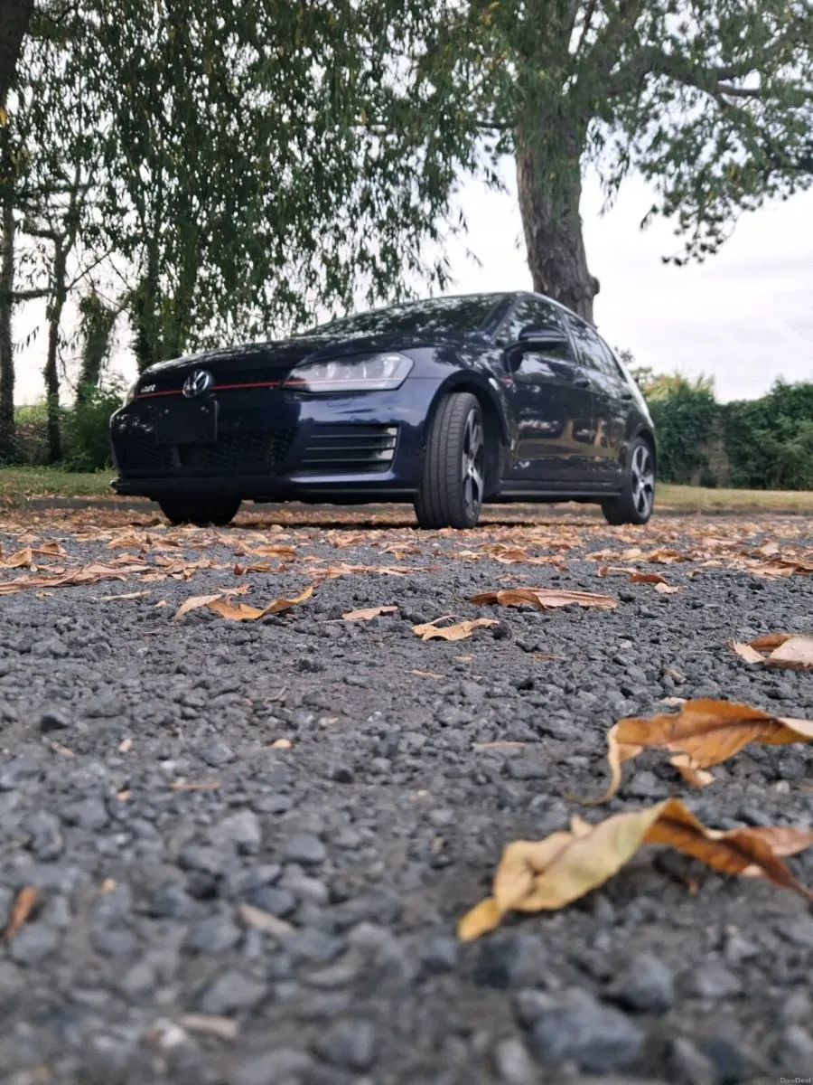 VOLKSWAGEN GOLF GTI - Image 4