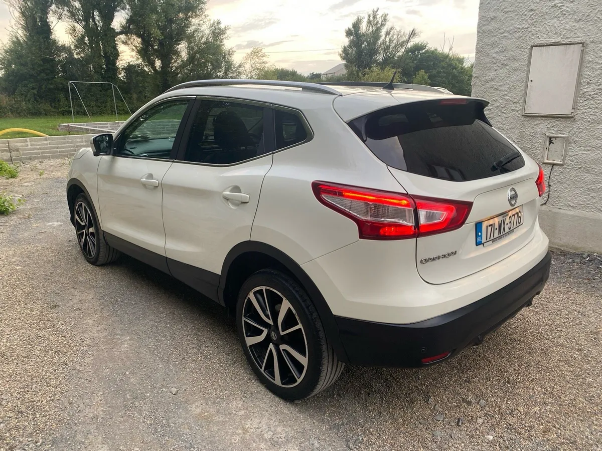 2017 Nissan Qashqai 1.6 DCI Tekna 4x4 - Image 1