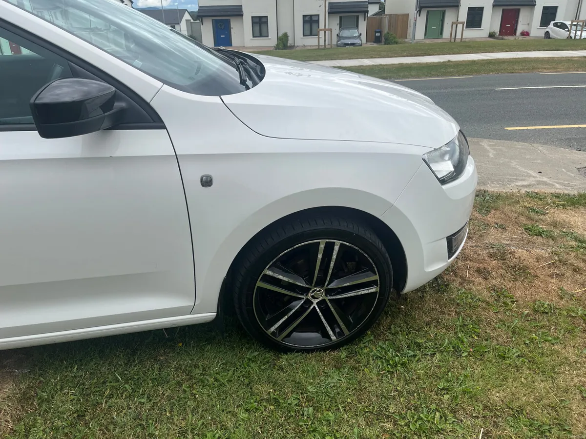 Skoda Rapid 2015 - Image 5
