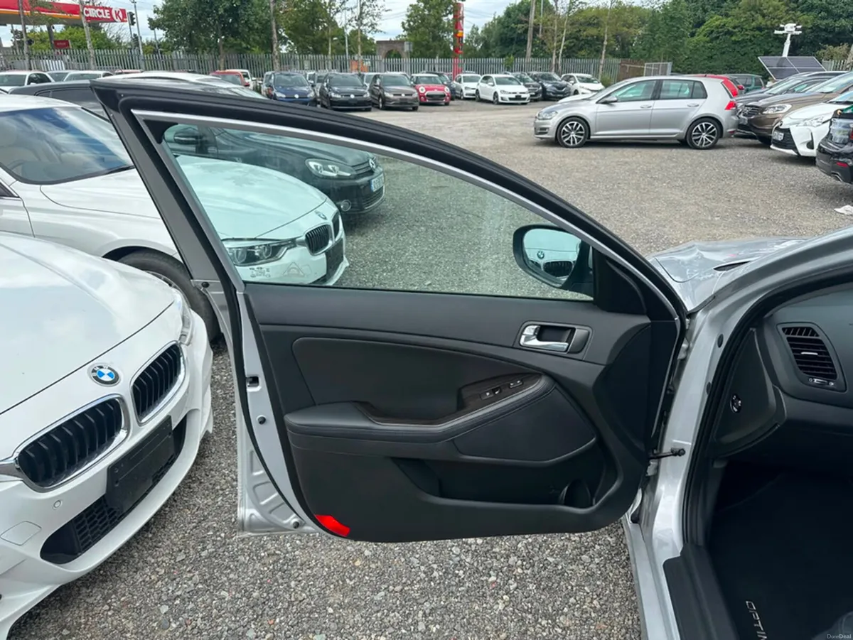 Kia Optima PLATINUM 4DR - Leather Seats - Manual ( - Image 3