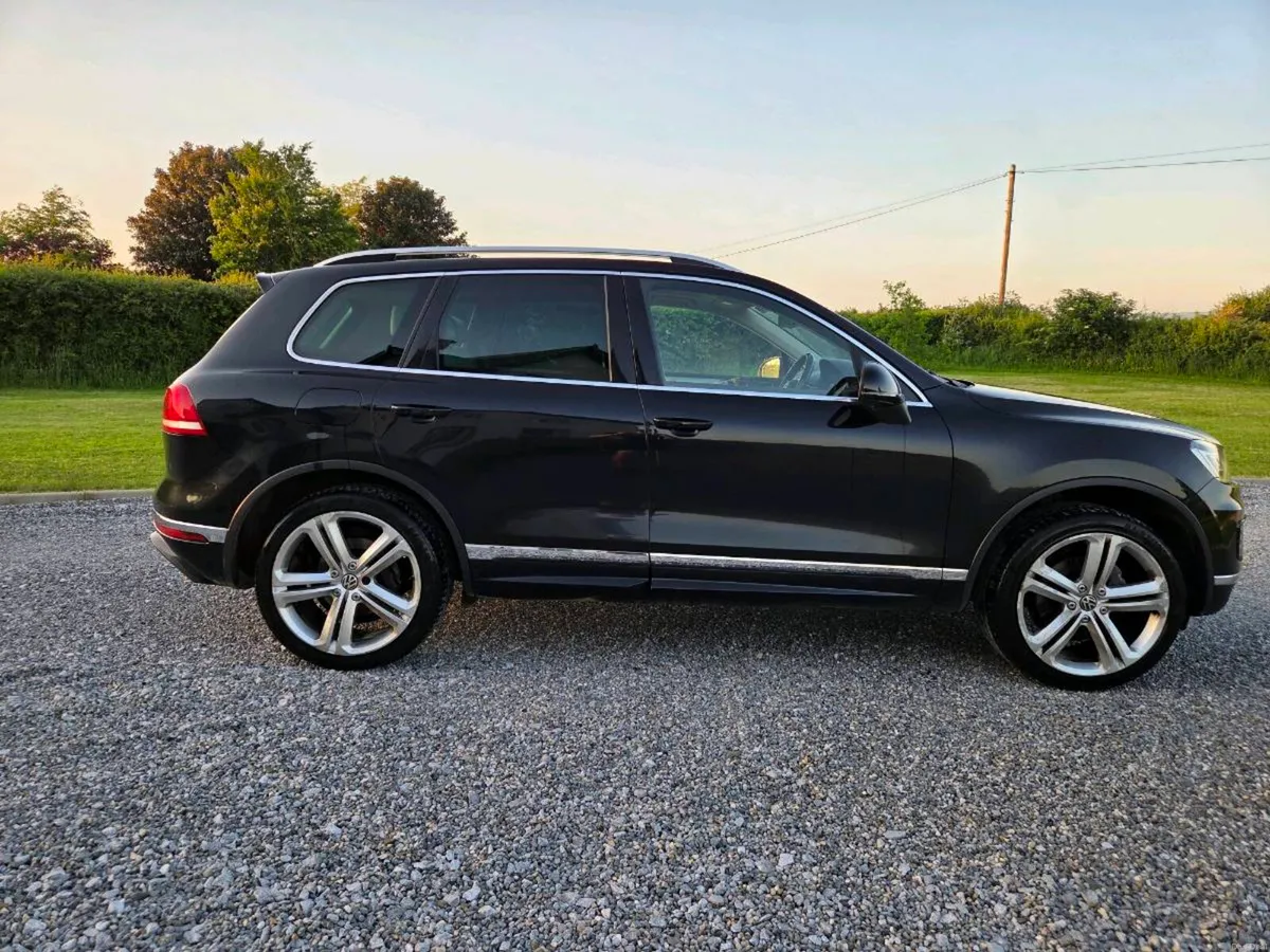 VW Touareg R-Line - Image 5