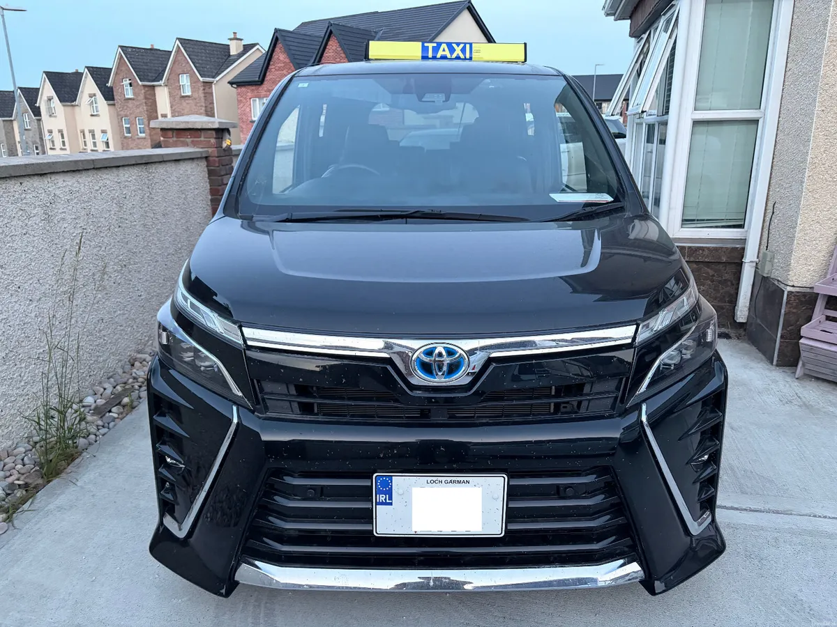 2021 Toyota Voxy 1.8 HYBRID 7 SEATER TAXI READY - Image 6