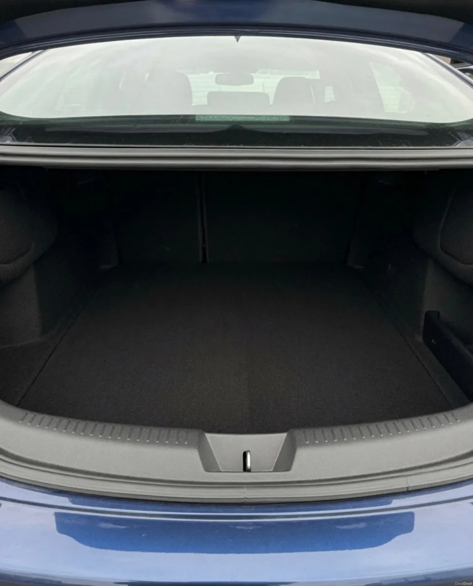 Renault Megane 2017 - Image 2