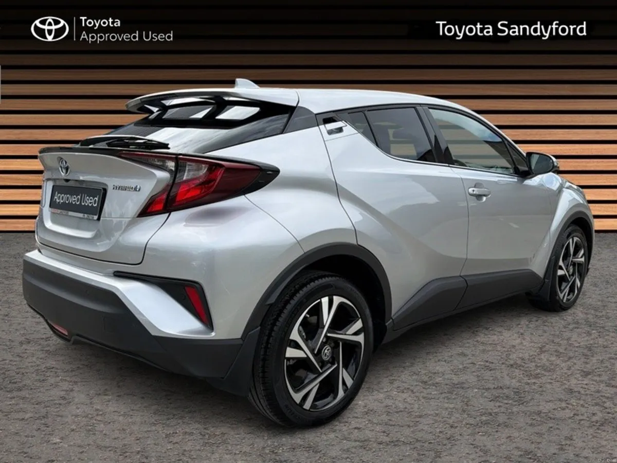 Toyota C-HR HYBRID SPORT // REAR CAMERA // BLUETOO - Image 2