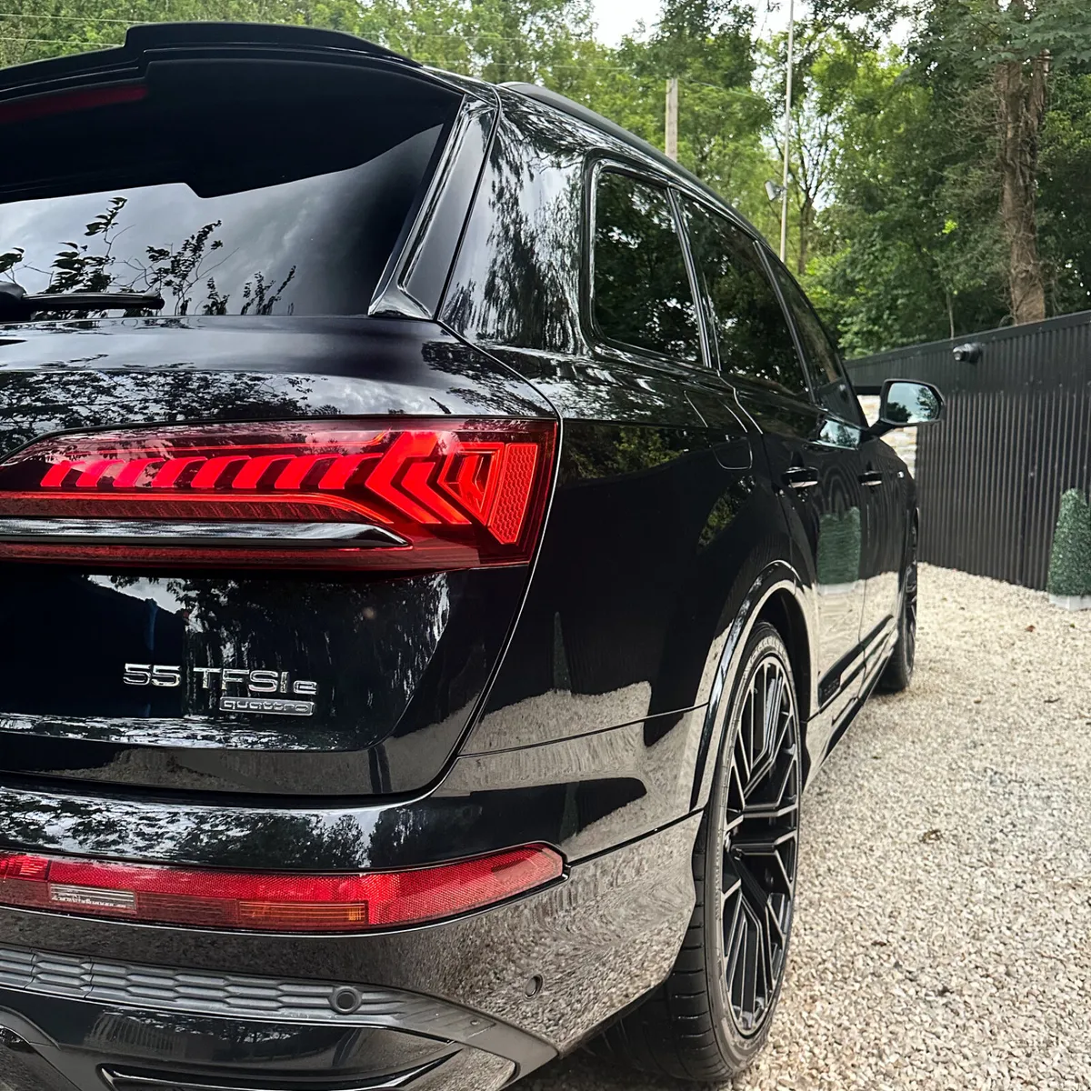 2021 (211) Audi Q7 S Line Black Edition 55 TFSI e - Image 6