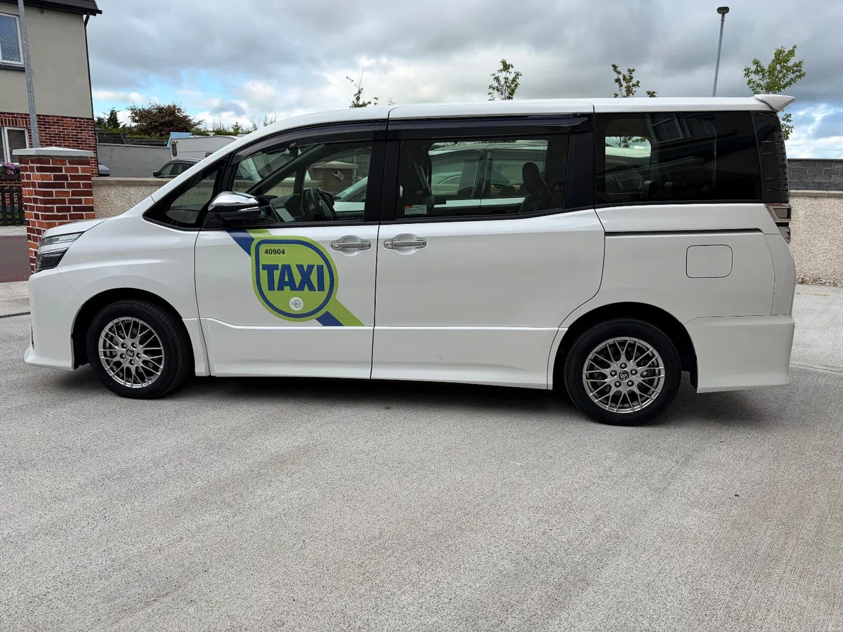 2021 DECEMBER Toyota Voxy 7 SEATER FULL TAXI READY - Image 3