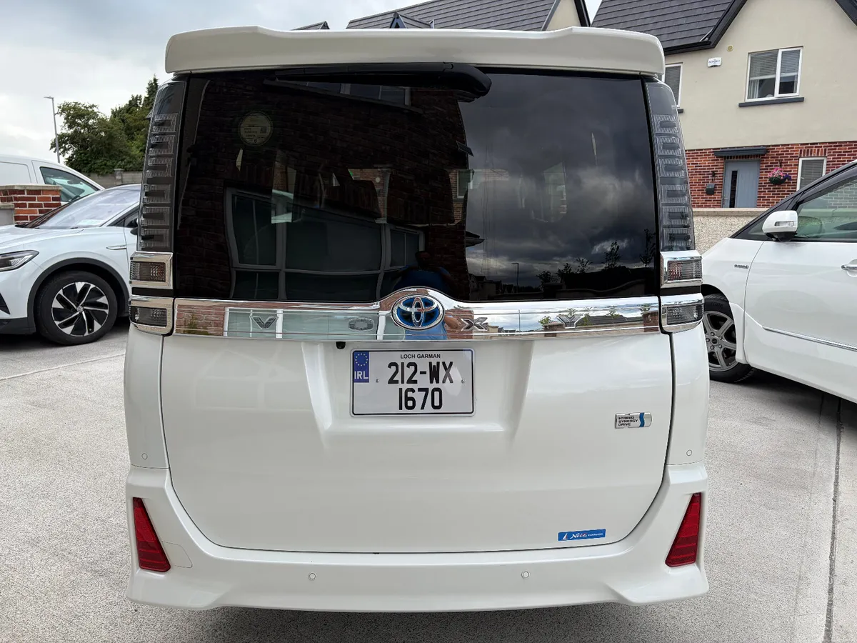 2021 DECEMBER Toyota Voxy 7 SEATER FULL TAXI READY - Image 5