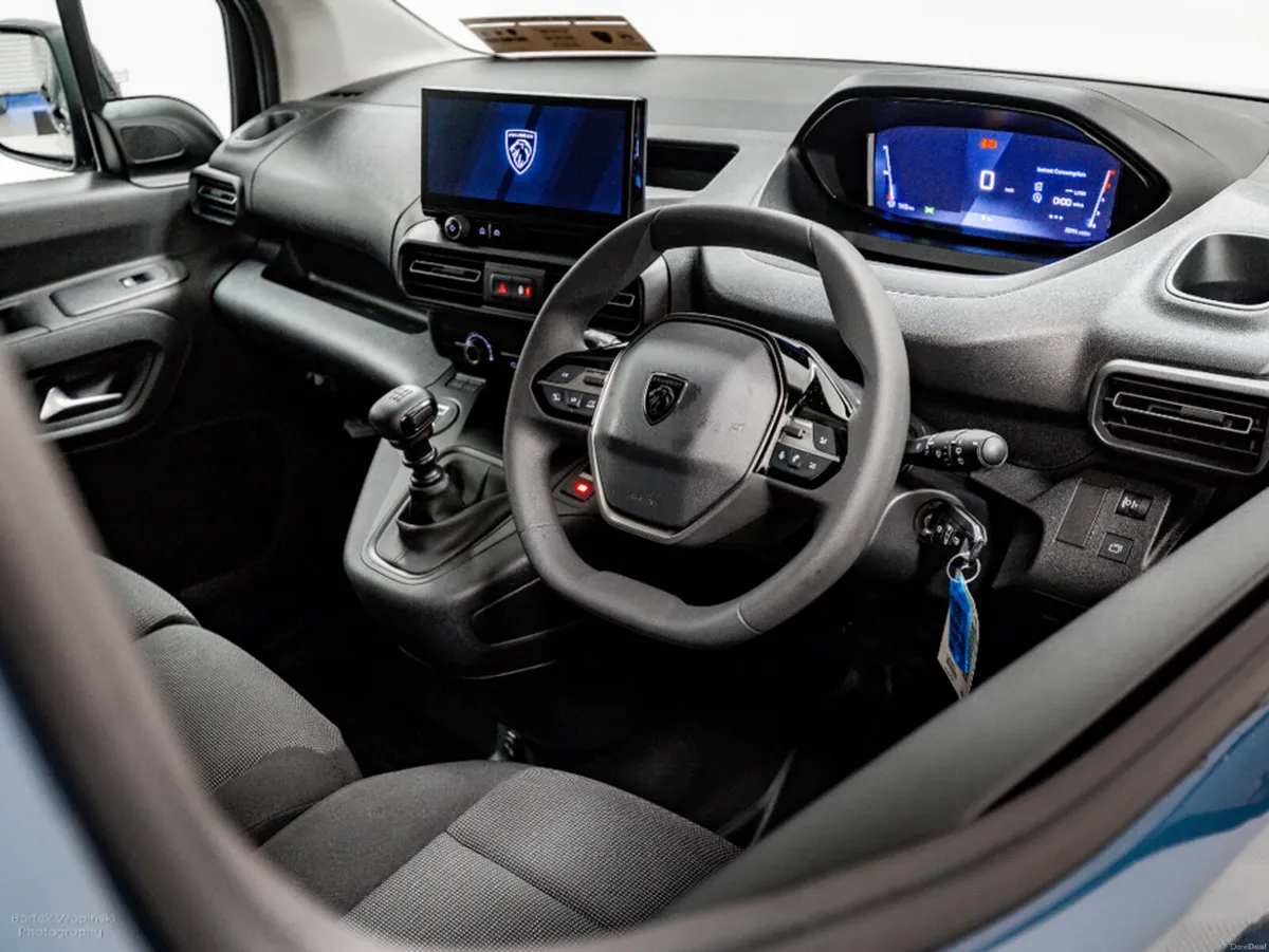 Peugeot Partner Pro Premium 1.5 Diesel 100HP 650Kg - Image 2