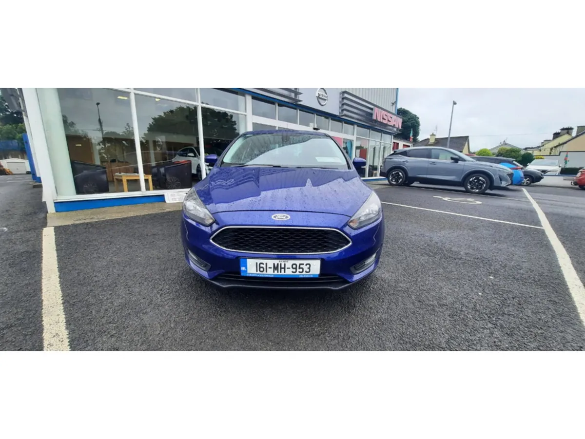 Ford Focus ZETEC 5DR 1.5 TD 95PS 6SPEED 4DR - Image 2