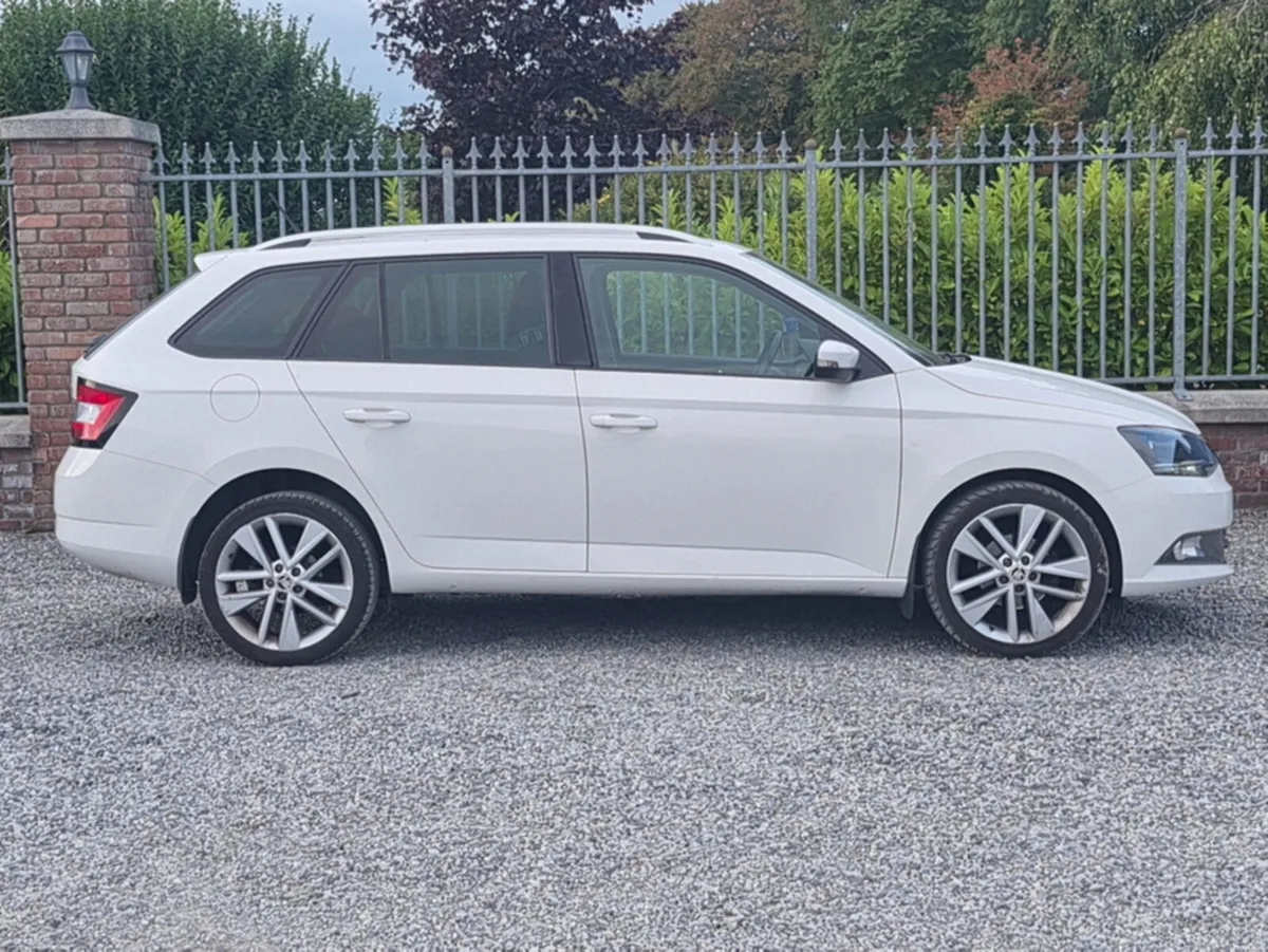 Skoda Fabia Estate Style 1.2 Petrol . - Image 3