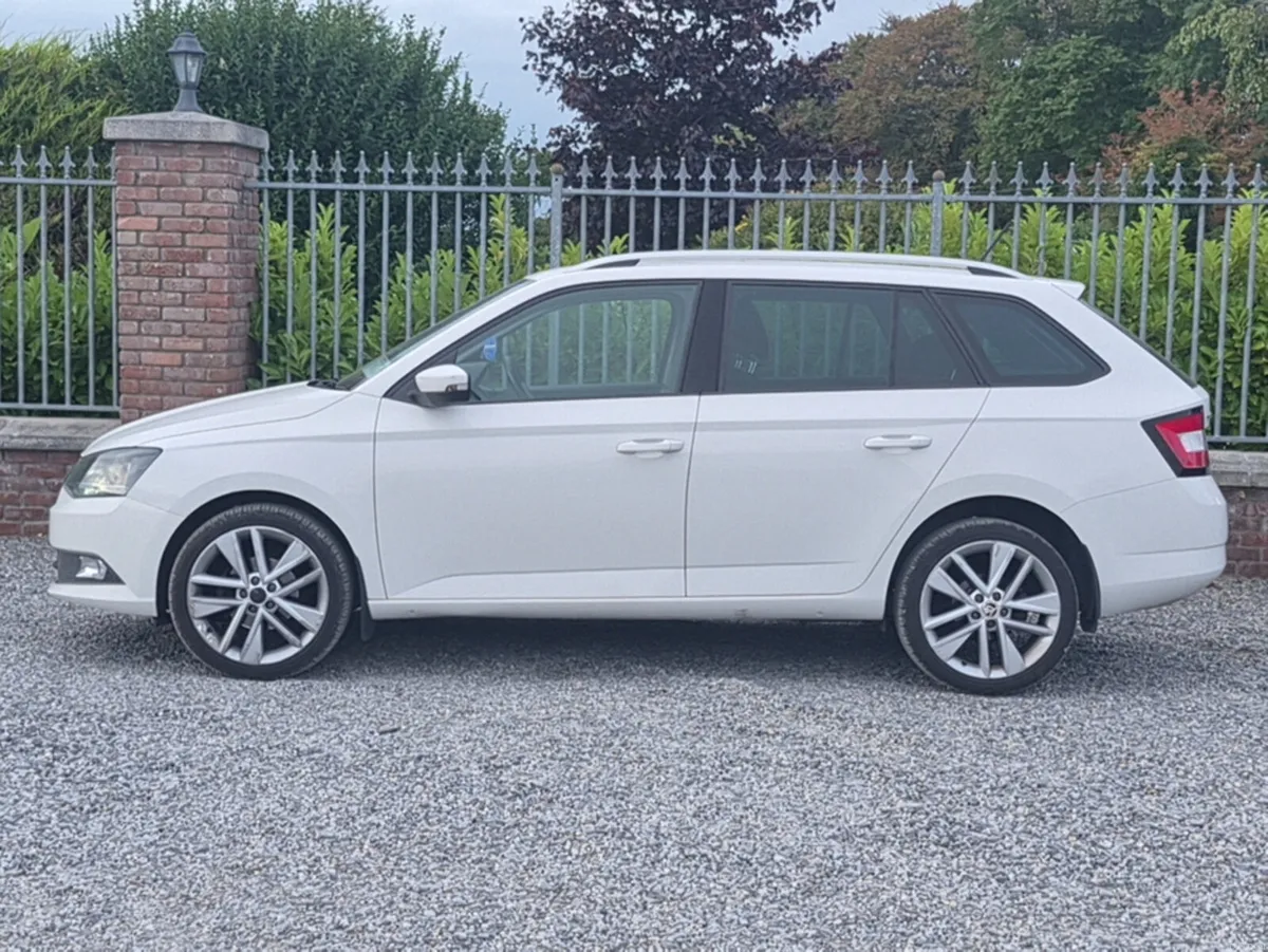 Skoda Fabia Estate Style 1.2 Petrol . - Image 4
