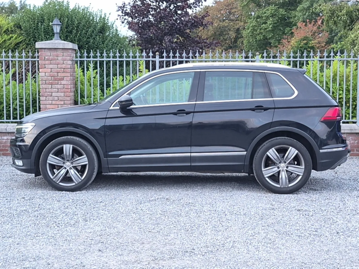 Volkswagen Tiguan Style model with Panoramic sunro - Image 5