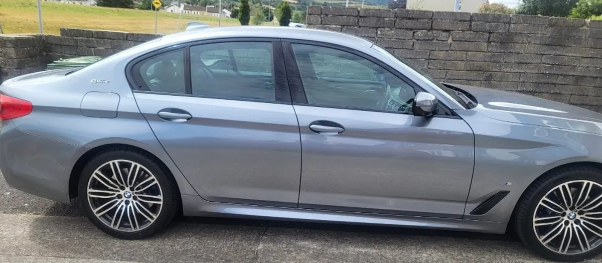 BMW 530e 2018 - Image 2