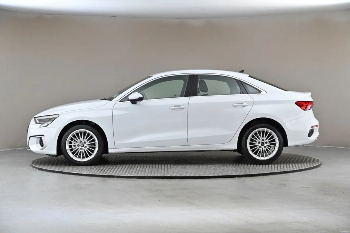 Audi A3 1.4 TFSI DSG SALOON **VERY LOW KMS** - Image 5