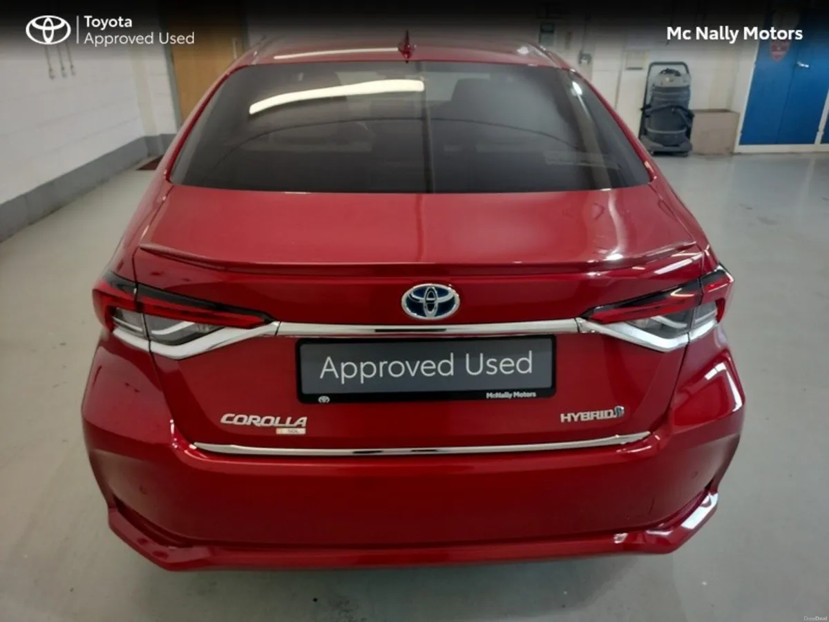 Toyota Corolla HYBRID SOL SALOON TOP SPEC - Image 4