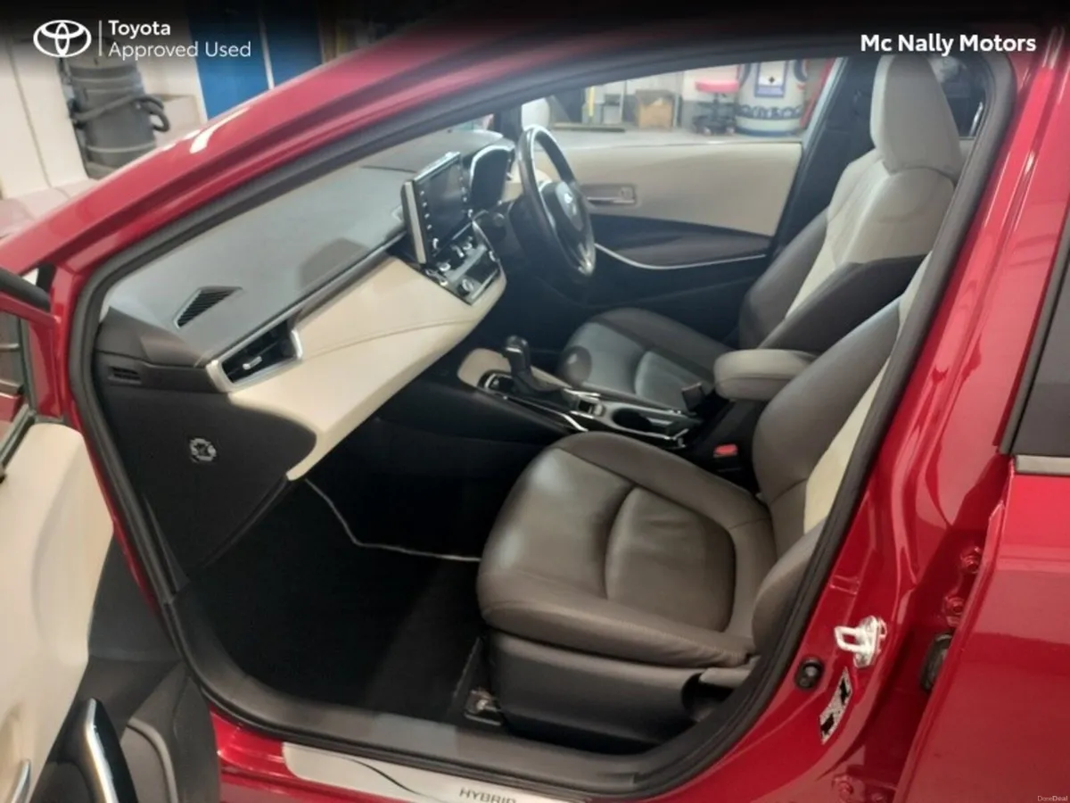 Toyota Corolla HYBRID SOL SALOON TOP SPEC - Image 6