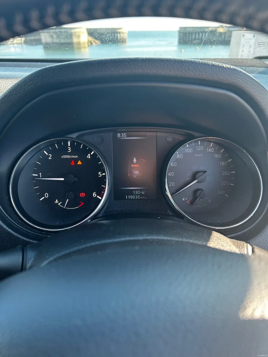 Nissan Qashqai 2015 - Image 2