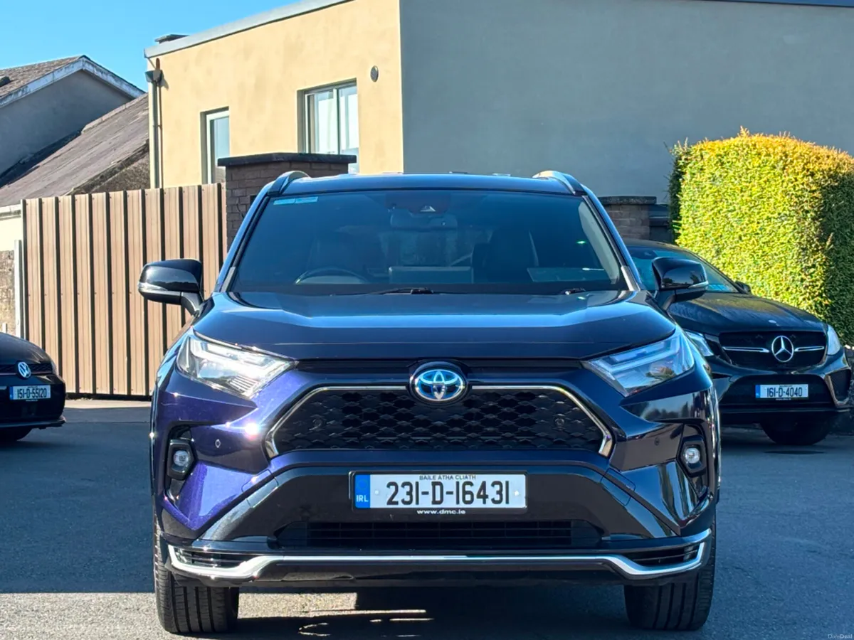 Toyota RAV4 PLUG-IN HYBRID 4WD SPORT *HIGH SPEC* - Image 2
