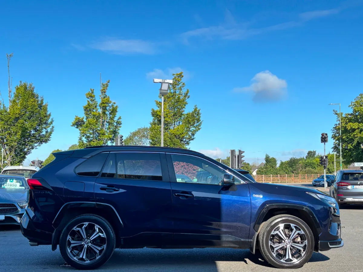 Toyota RAV4 PLUG-IN HYBRID 4WD SPORT *HIGH SPEC* - Image 4