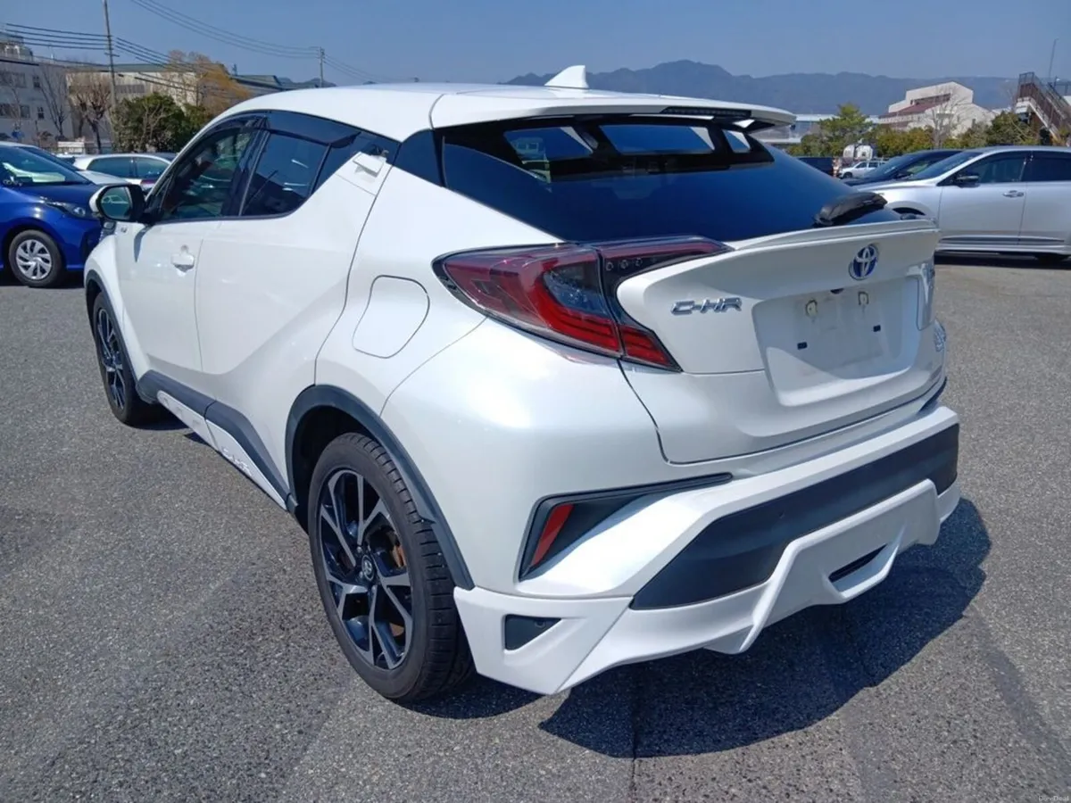 Toyota C-HR Hybrid Sol Automatic * Best Spec * - Image 5