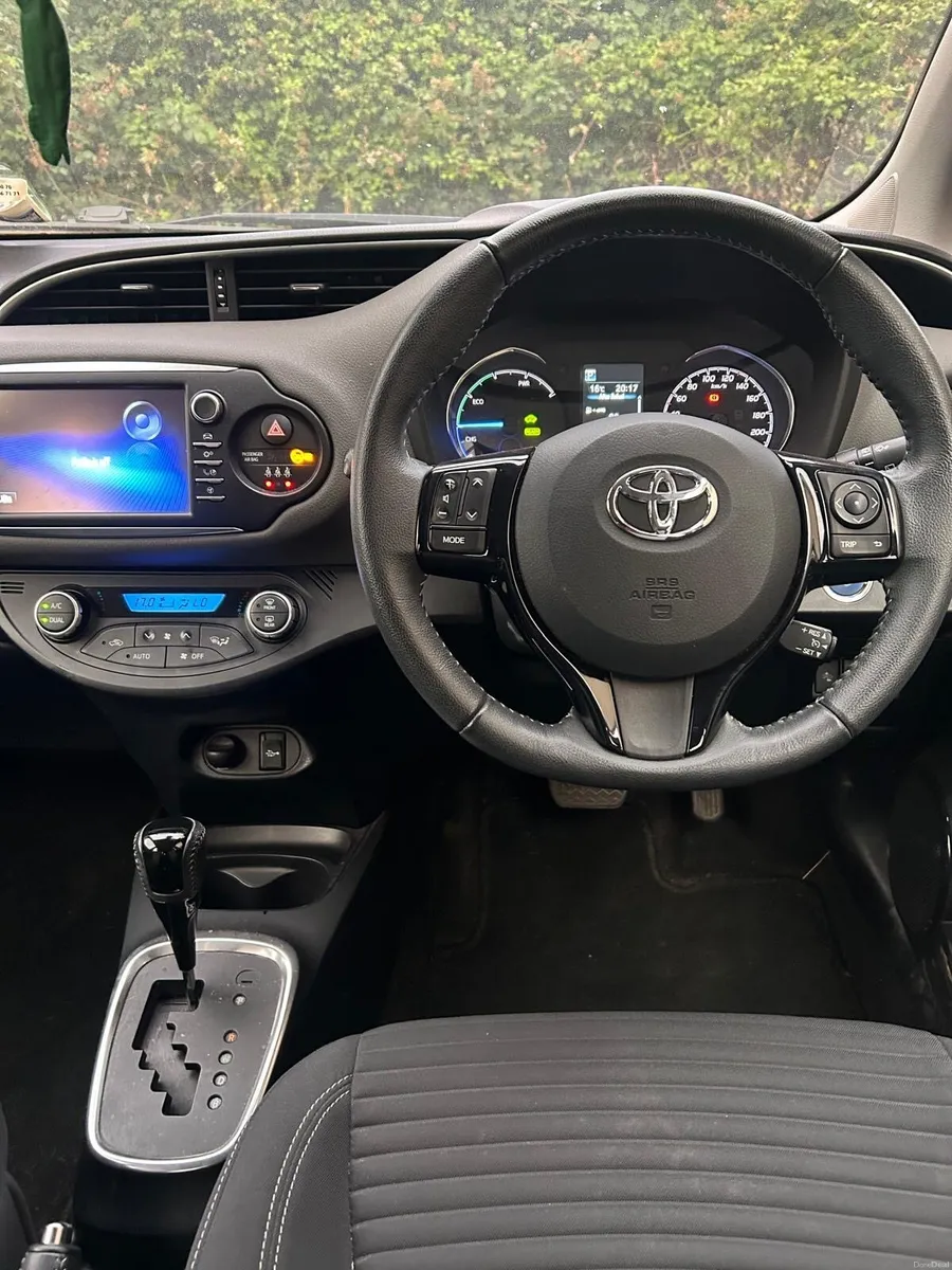 Toyota Yaris - Image 6
