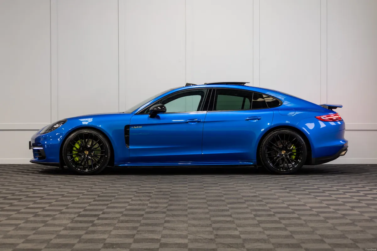 2018 Porsche Panamera 4 E-Hybrid - Image 3