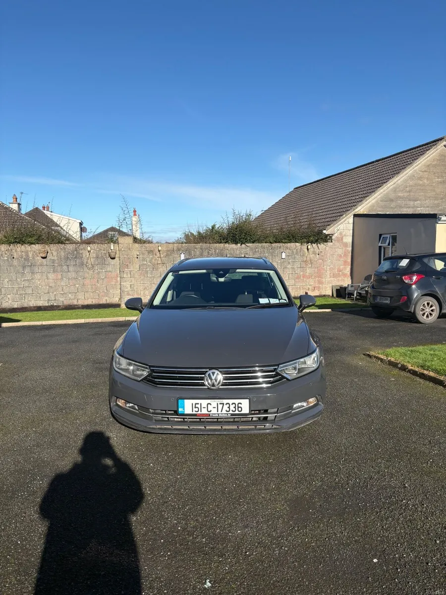 Volkswagen Passat 2015 - Image 2