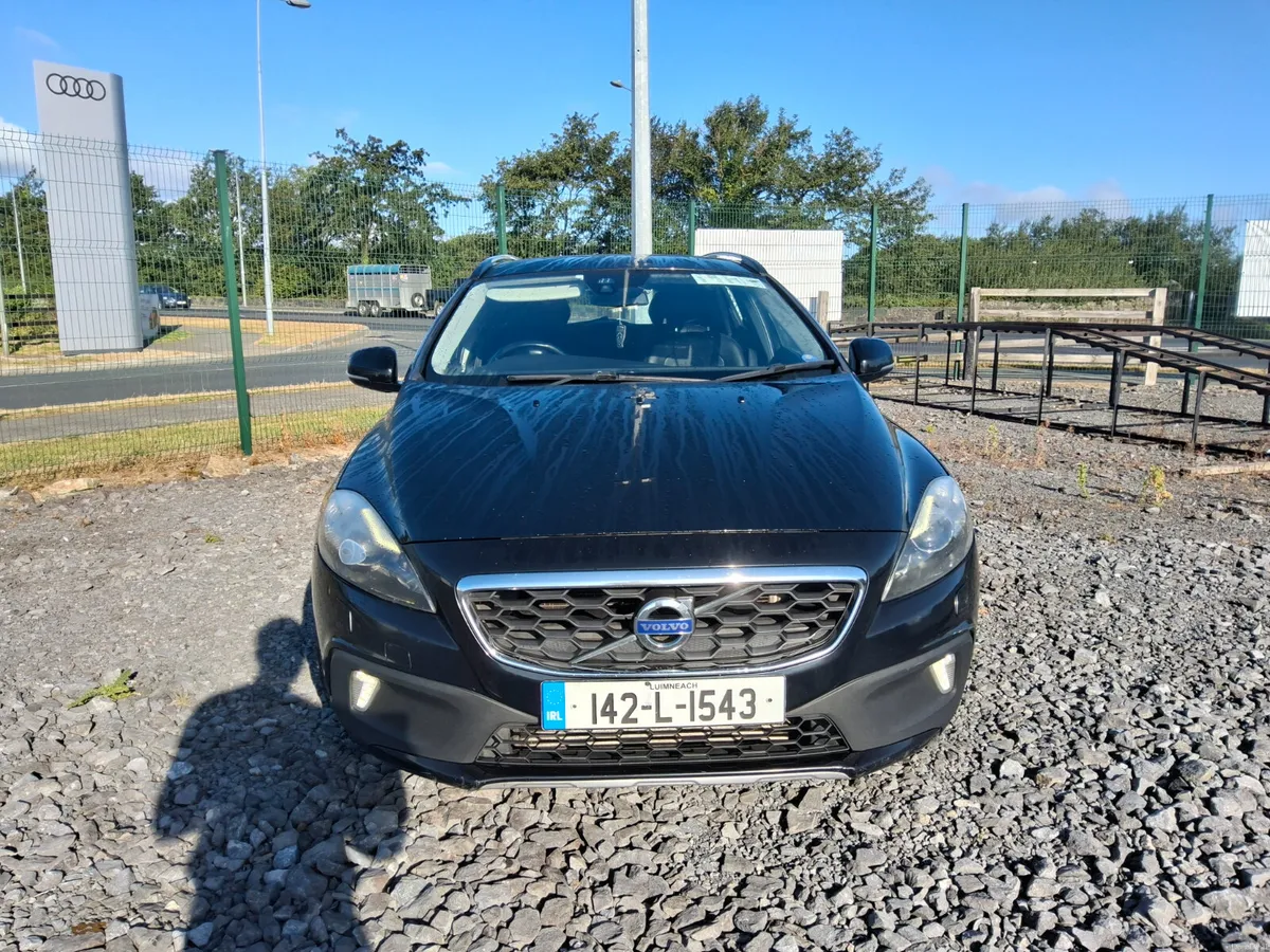 Volvo V40 2014 - Image 2