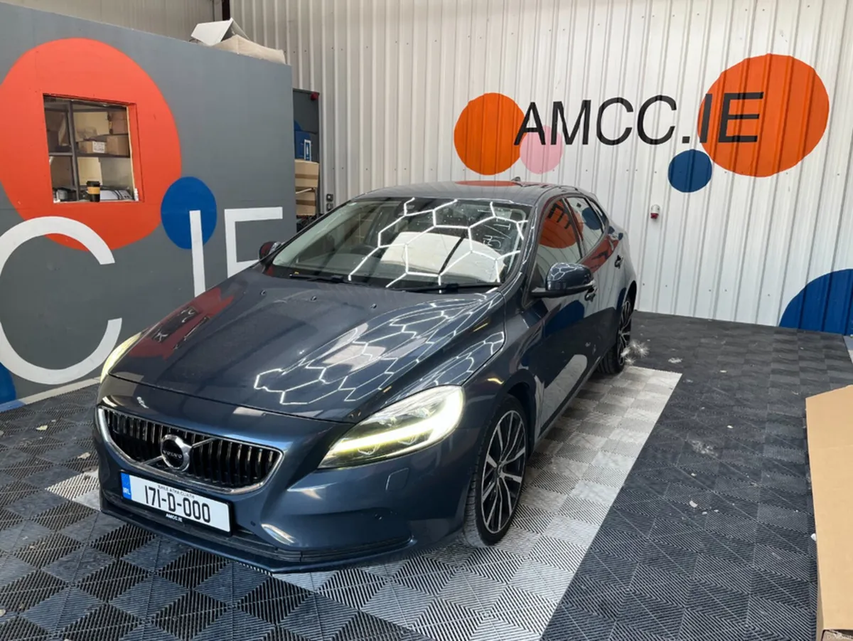 Volvo V40 2017 VOLVO V40 D4 2.0 AUTOMATIC / CRUISE - Image 5