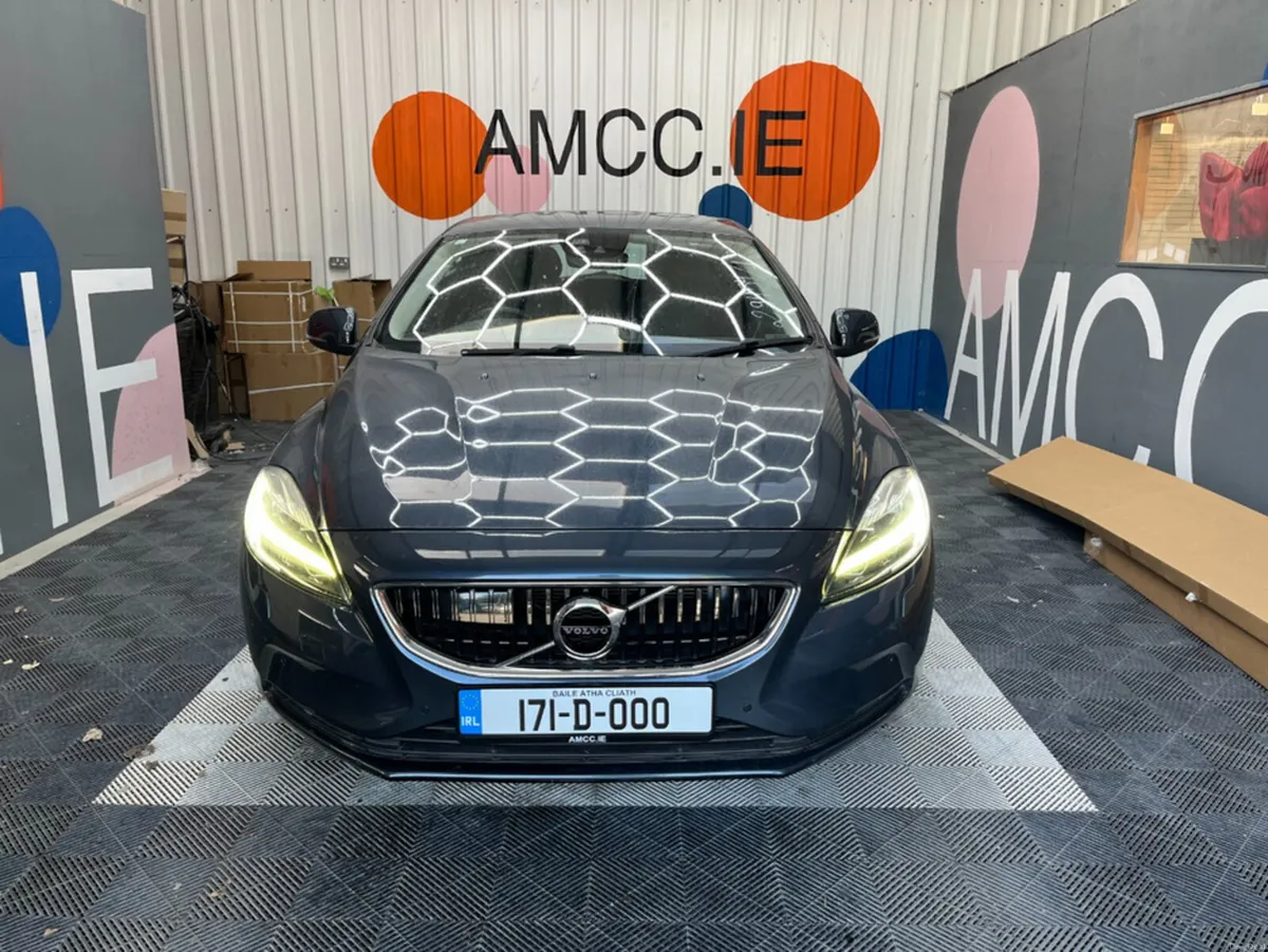 Volvo V40 2017 VOLVO V40 D4 2.0 AUTOMATIC / CRUISE - Image 6