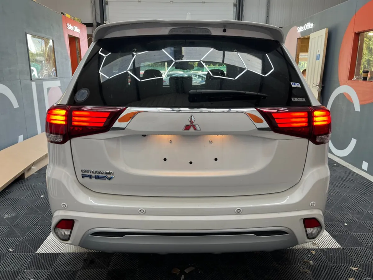 Mitsubishi Outlander 2019 MITSUBISHI OUTLANDER PHE - Image 3