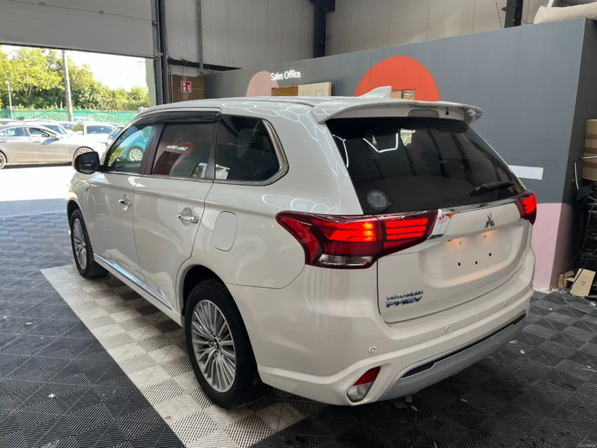 Mitsubishi Outlander 2019 MITSUBISHI OUTLANDER PHE - Image 4