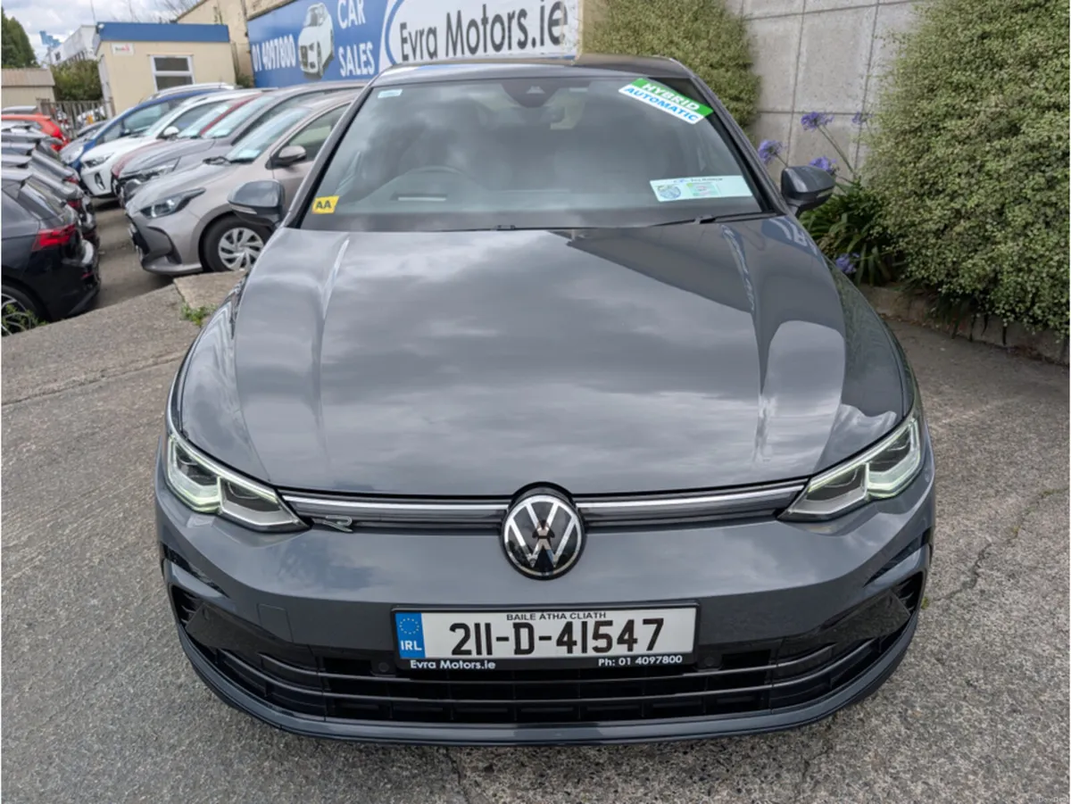 Volkswagen Golf E-TSI R-LINE AUTOMATIC HYBRID 1.5 - Image 2