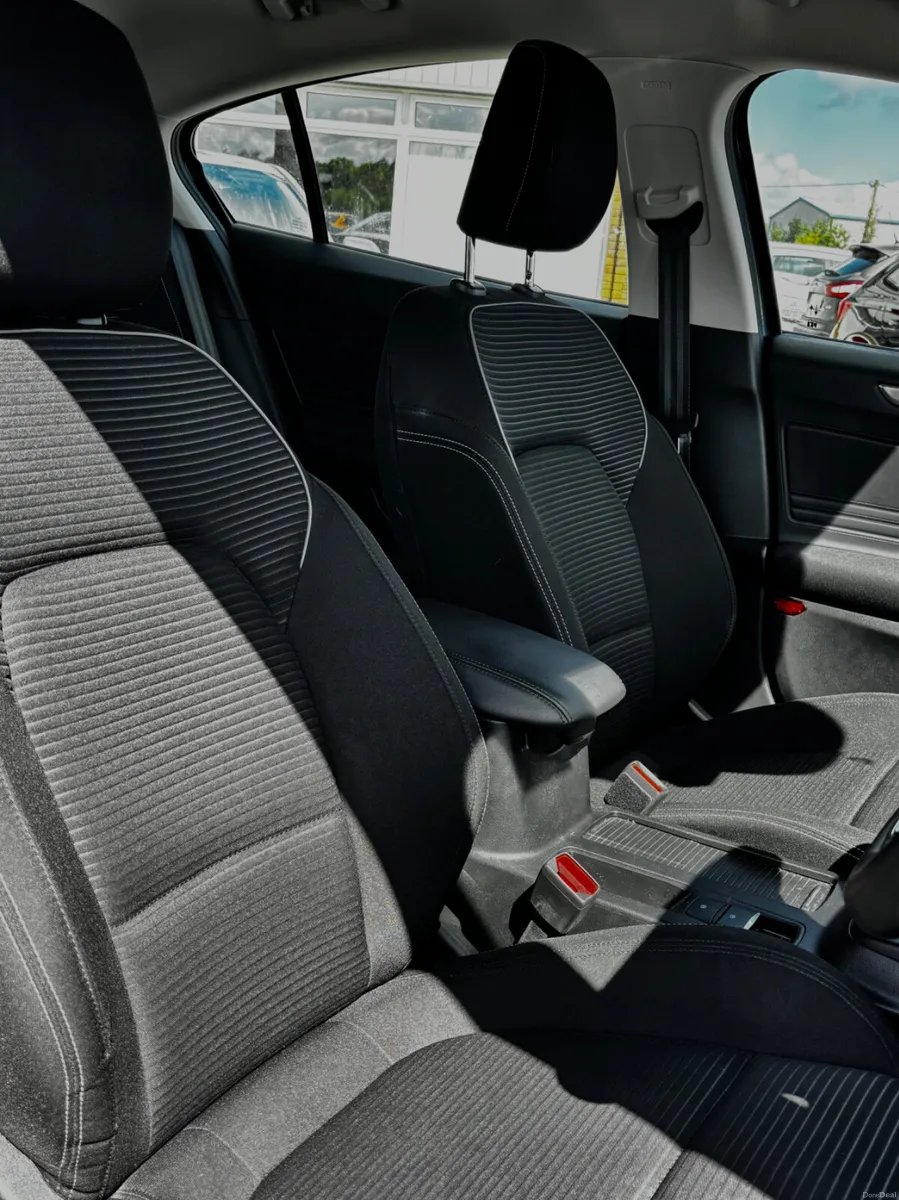 232 Ford Focus Titanium - Image 3