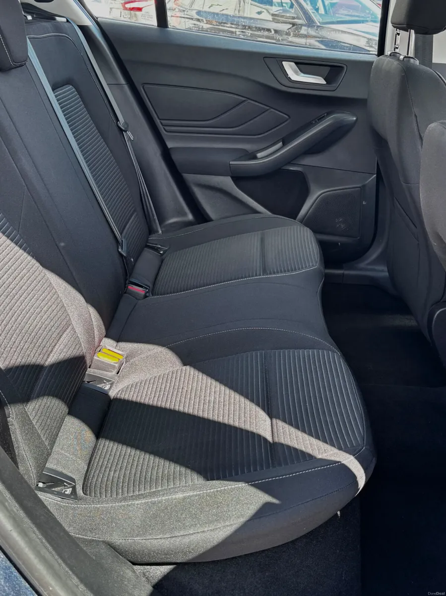 232 Ford Focus Titanium - Image 4