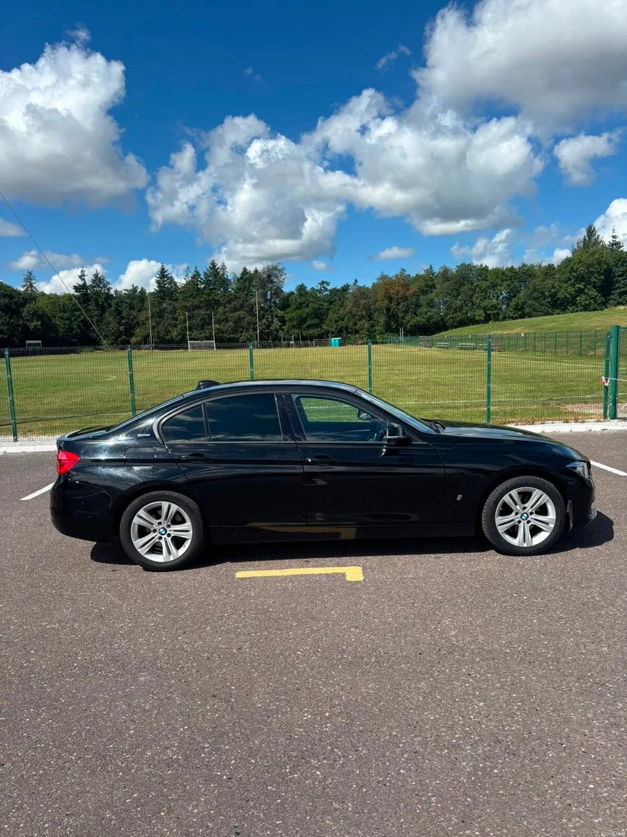 BMW 3 series 330e - Image 3