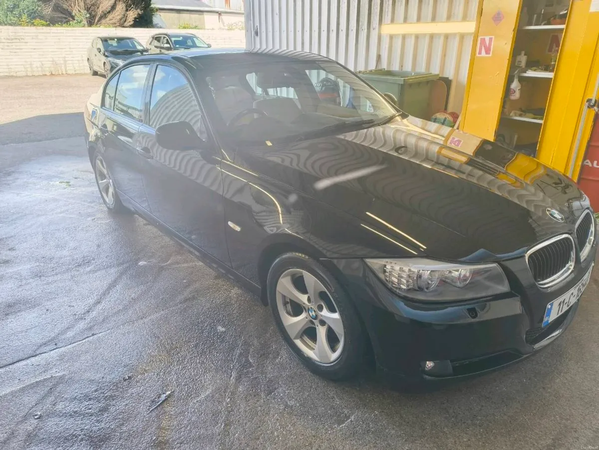 BMW 2011 320d E90 EfficientDynamics - Image 3