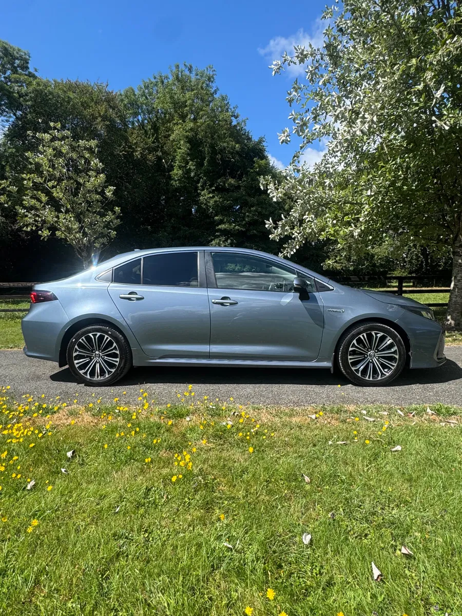 Toyota Corolla 1.8 Hybrid Luna Sport Saloon 3YearW - Image 2
