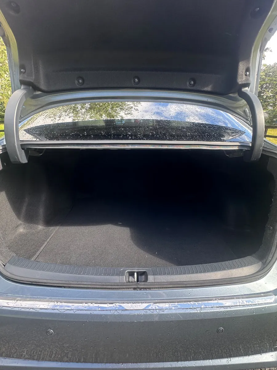Toyota Corolla 1.8 Hybrid Luna Sport Saloon 3YearW - Image 5