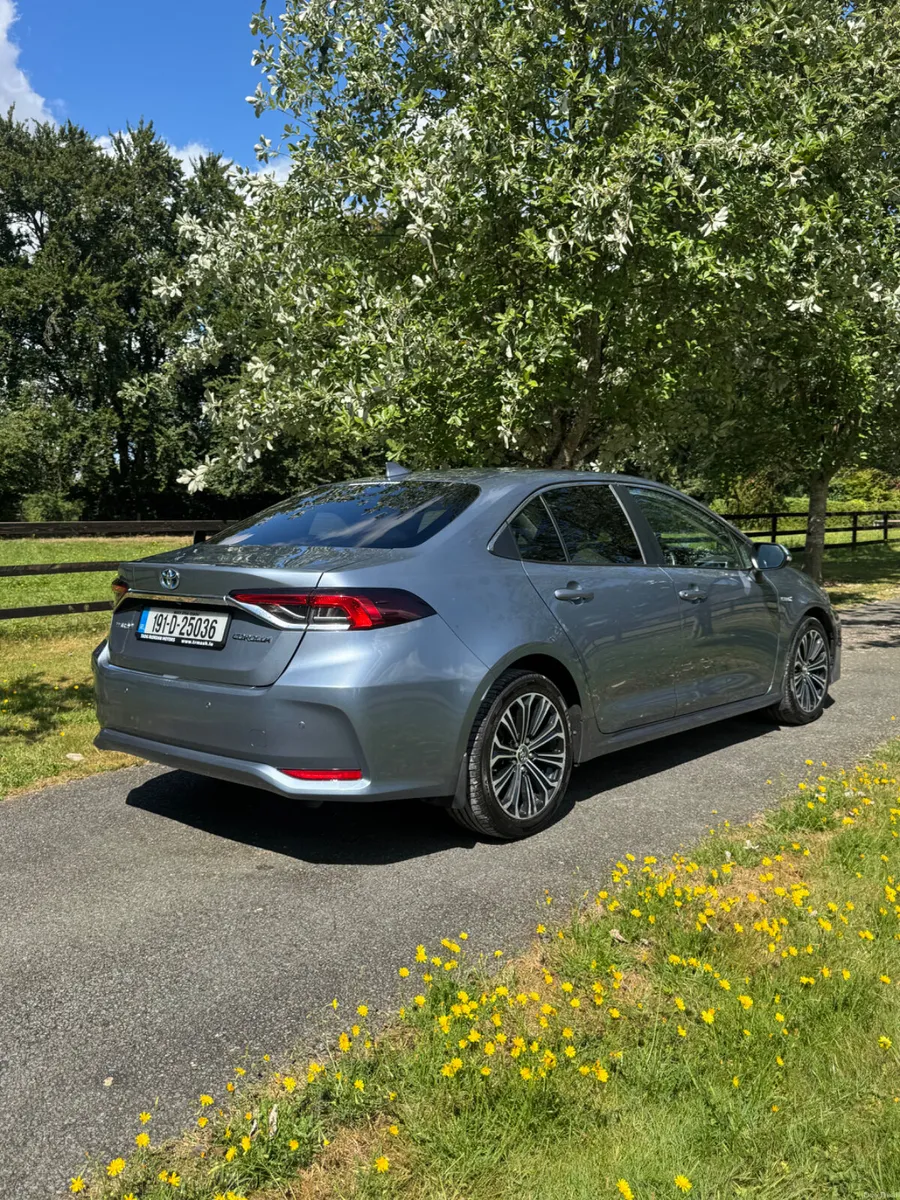 Toyota Corolla 1.8 Hybrid Luna Sport Saloon 3YearW - Image 3