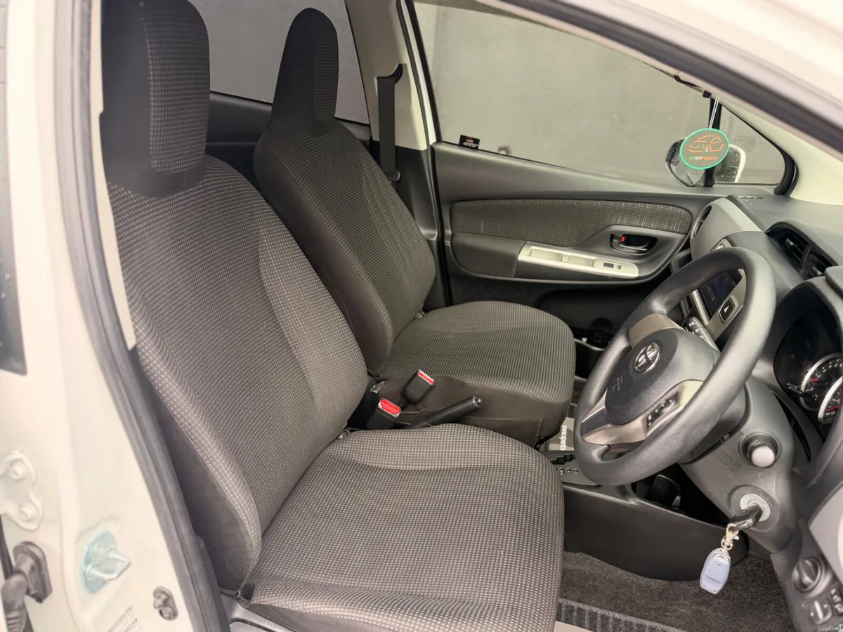 2014 TOYOTA VITZ AUTOMATIC/IMMOBILISER - Image 6