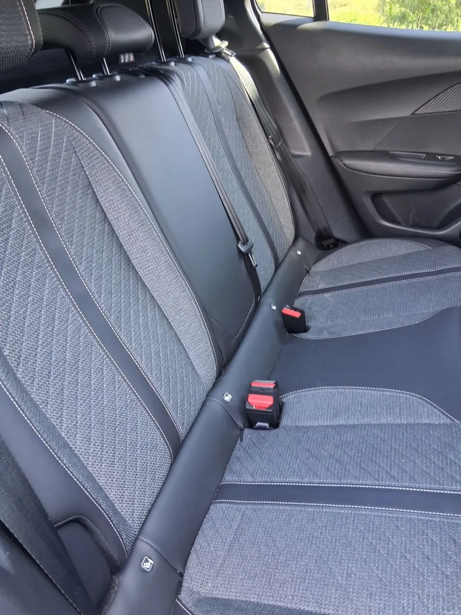 Peugeot 2008 Allure 130bhp 1.2L Petrol - Image 3