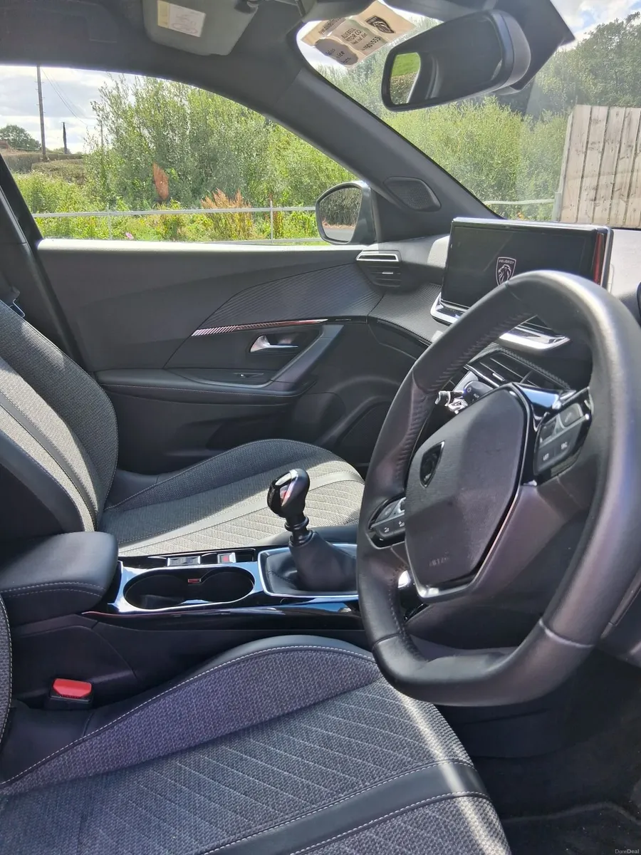 Peugeot 2008 Allure 130bhp 1.2L Petrol - Image 6