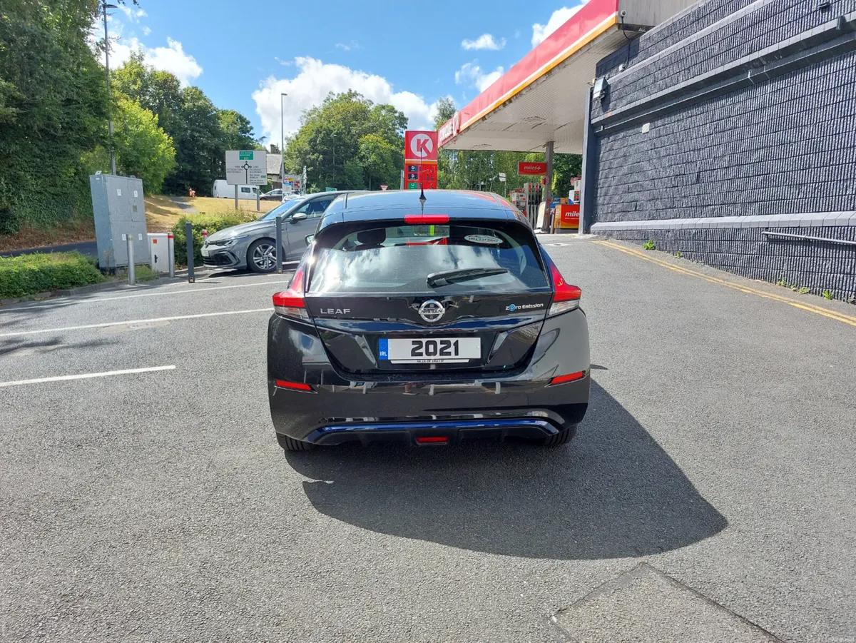 Nissan Leaf 2021 LOW MILEAGE - Image 6