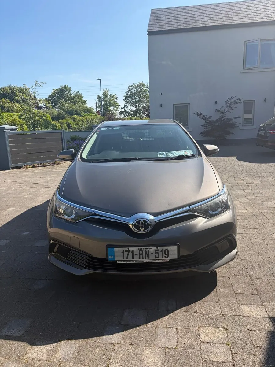 Toyota Auris 2017 - Image 1