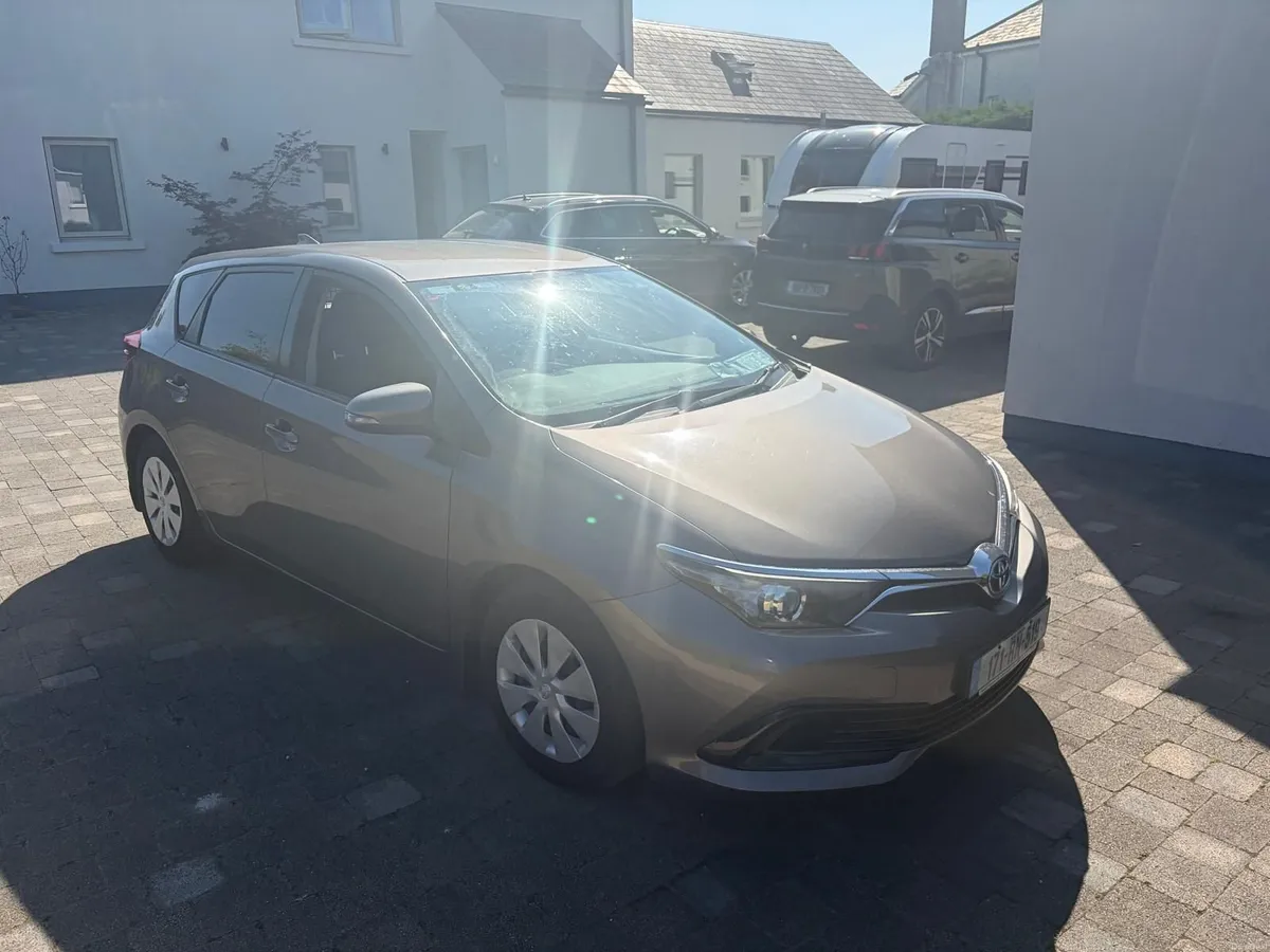 Toyota Auris 2017 - Image 3